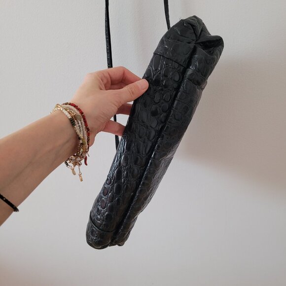 Vintage Made in Canada Black Embossed Leather Crossbody Purse - Picture 4 of 10